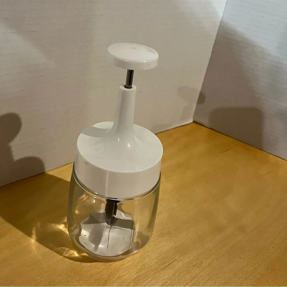 Vintage GEMCO Glass Nut Chopper with White Top & Stainless Steel Blades - Picture 2 of 9